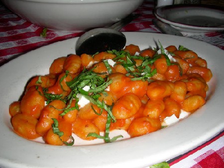 gnocchi fagioli pomodoro e formaggio