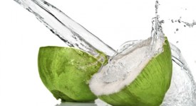 Acqua cocco proprietà calorie usi